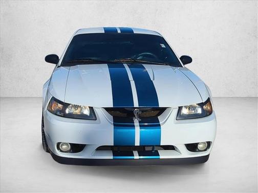 Oxford White Clearcoat 2001 Ford Mustang SVT Cobra