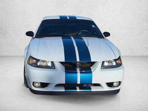 Oxford White Clearcoat 2001 Ford Mustang SVT Cobra