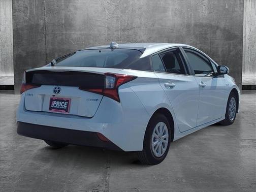 2022 Toyota Prius LE