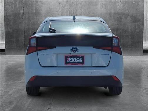 2022 Toyota Prius LE