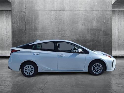 2022 Toyota Prius LE