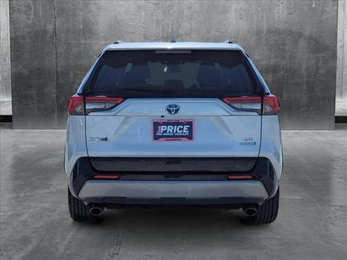 2022 Toyota RAV4 Hybrid SE
