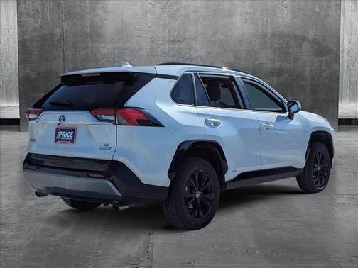2022 Toyota RAV4 Hybrid SE