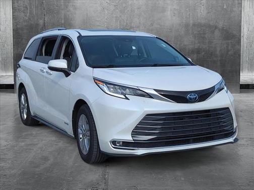 2021 Toyota Sienna Limited 7-Passenger