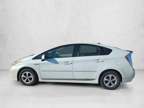 Blizzard Pearl 2014 Toyota Prius Four