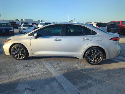 Classic Silver Metallic 2022 Toyota Corolla XSE