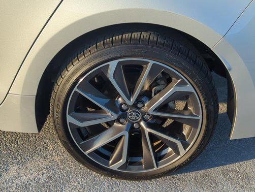 Classic Silver Metallic 2022 Toyota Corolla XSE