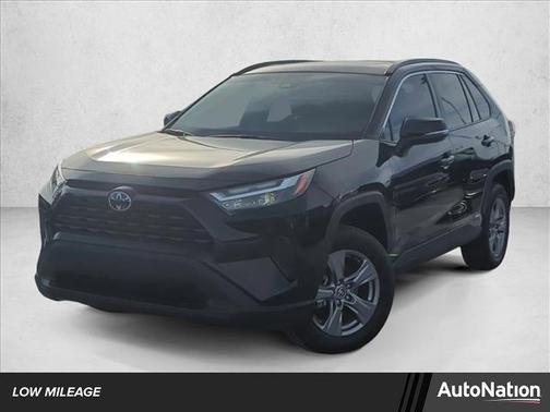 2025 Toyota RAV4 Hybrid XLE