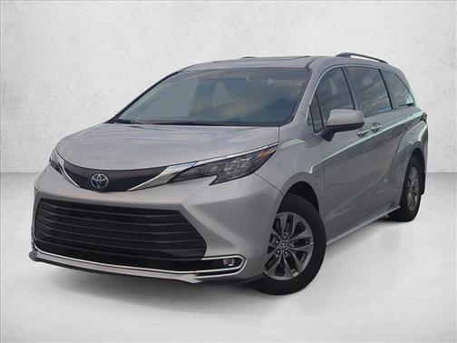 2024 Toyota Sienna XLE