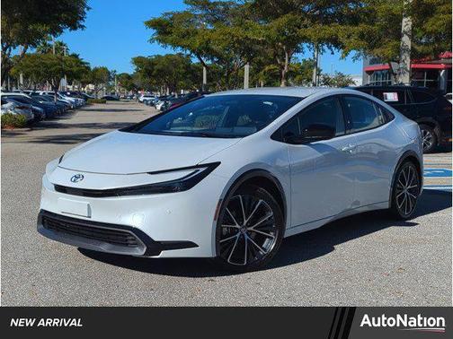 2025 Toyota Prius XLE