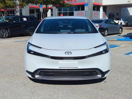 2025 Toyota Prius XLE