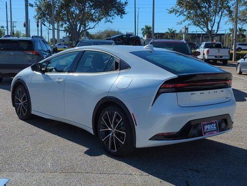 2025 Toyota Prius XLE