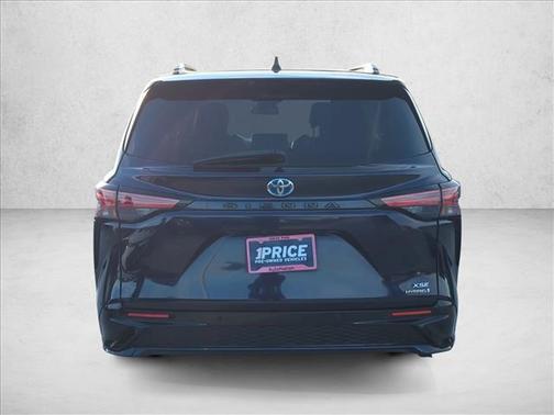 2023 Toyota Sienna XSE 7 Passenger