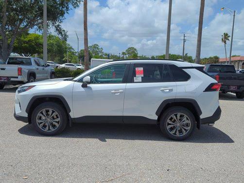 2025 Toyota RAV4 Hybrid XLE Premium