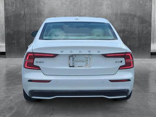 2023 Volvo S60 B5 Plus Dark Theme