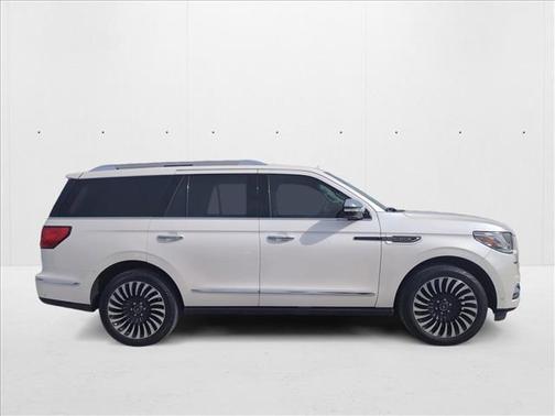 2018 Lincoln Navigator Black Label