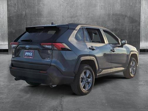 2022 Toyota RAV4 Hybrid XLE