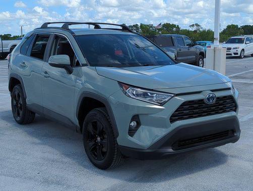 2021 Toyota RAV4 Hybrid XLE