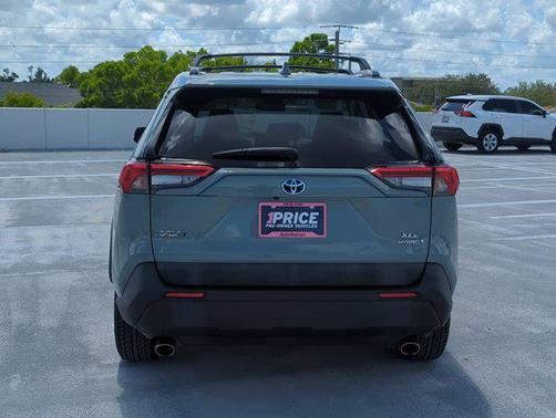 2021 Toyota RAV4 Hybrid XLE
