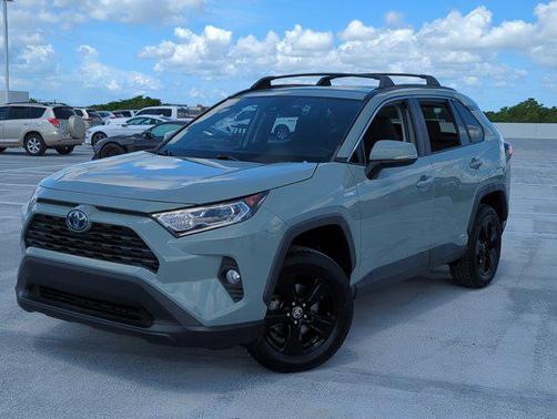 2021 Toyota RAV4 Hybrid XLE