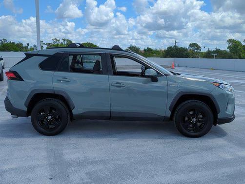 2021 Toyota RAV4 Hybrid XLE