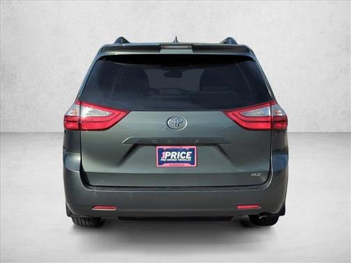 2018 Toyota Sienna XLE