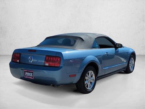 2007 Ford Mustang Deluxe