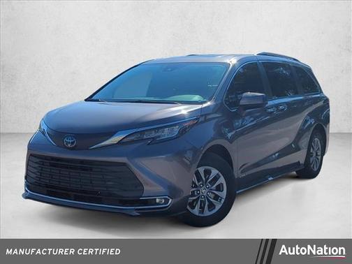 2021 Toyota Sienna XLE 8 Passenger