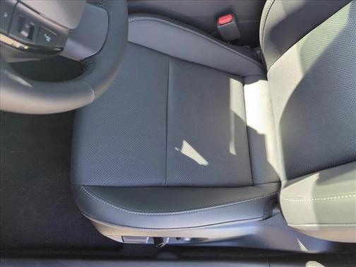 2025 Toyota Prius L