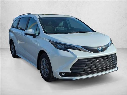 Wind Chill Pearl 2025 Toyota Sienna XLE