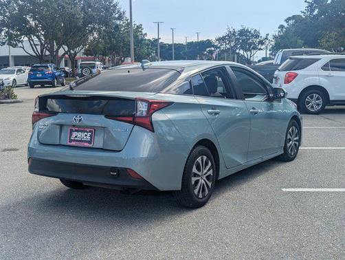 2021 Toyota Prius LE