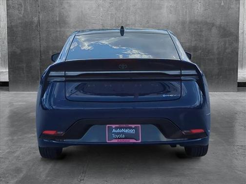 2025 Toyota Prius L