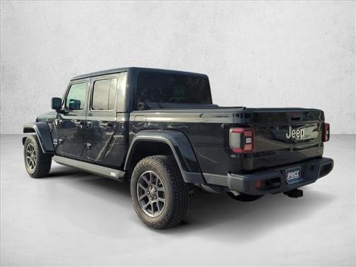 Black Clearcoat 2020 Jeep Gladiator Overland