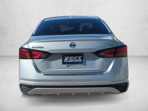 Brilliant Silver Metallic 2022 Nissan Altima 2.5 SV