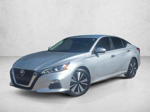 Brilliant Silver Metallic 2022 Nissan Altima 2.5 SV
