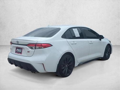 Ice Cap 2024 Toyota Corolla SE