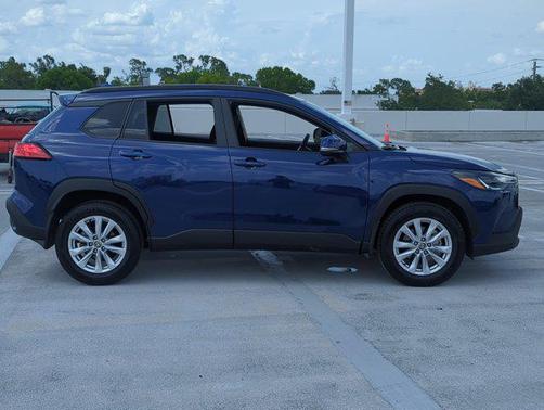 2024 Toyota Corolla Cross LE