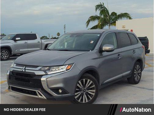 Mercury Gray Metallic 2020 Mitsubishi Outlander SE