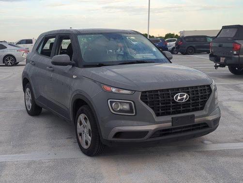2020 Hyundai VENUE SE