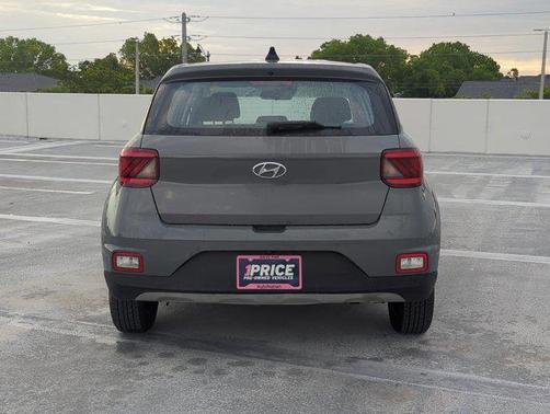 2020 Hyundai VENUE SE