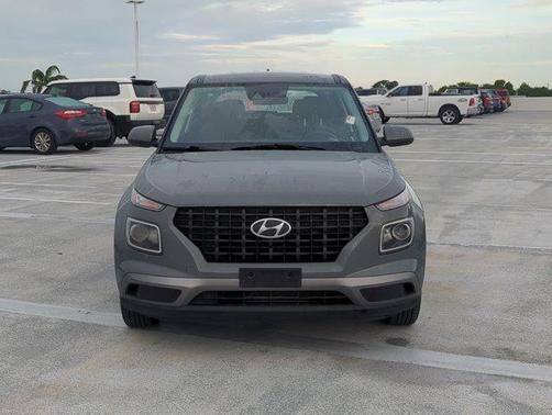 2020 Hyundai VENUE SE