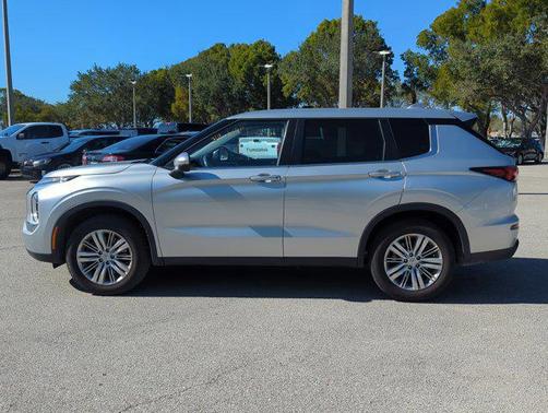 2022 Mitsubishi Outlander ES 2.5 2WD