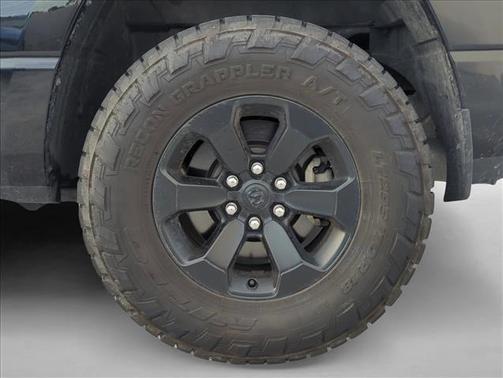 Diamond Black Crystal Pearlcoat 2022 RAM 1500 Big Horn/Lone Star
