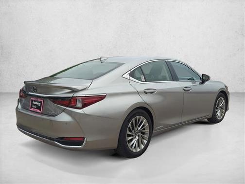 Atomic Silver 2019 Lexus ES 300h Luxury