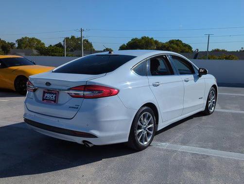 2017 Ford Fusion Hybrid SE
