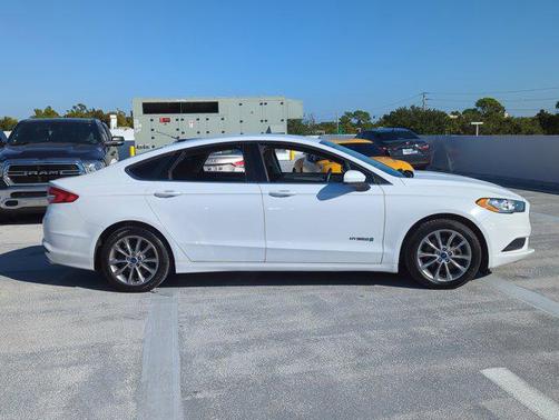 2017 Ford Fusion Hybrid SE
