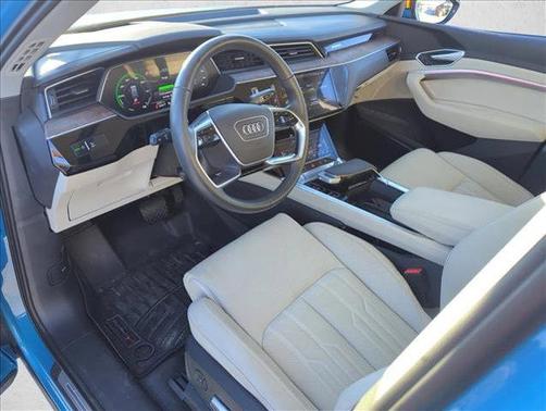 2019 Audi e-tron Premium Plus