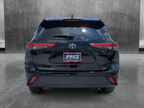 2022 Toyota Highlander LE