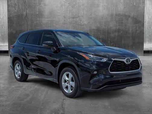 2022 Toyota Highlander LE