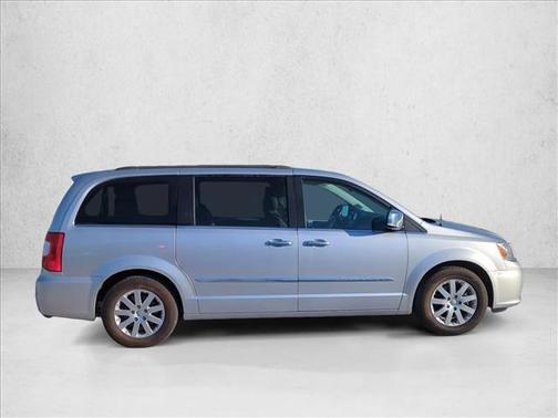 2012 Chrysler Town & Country Touring-L